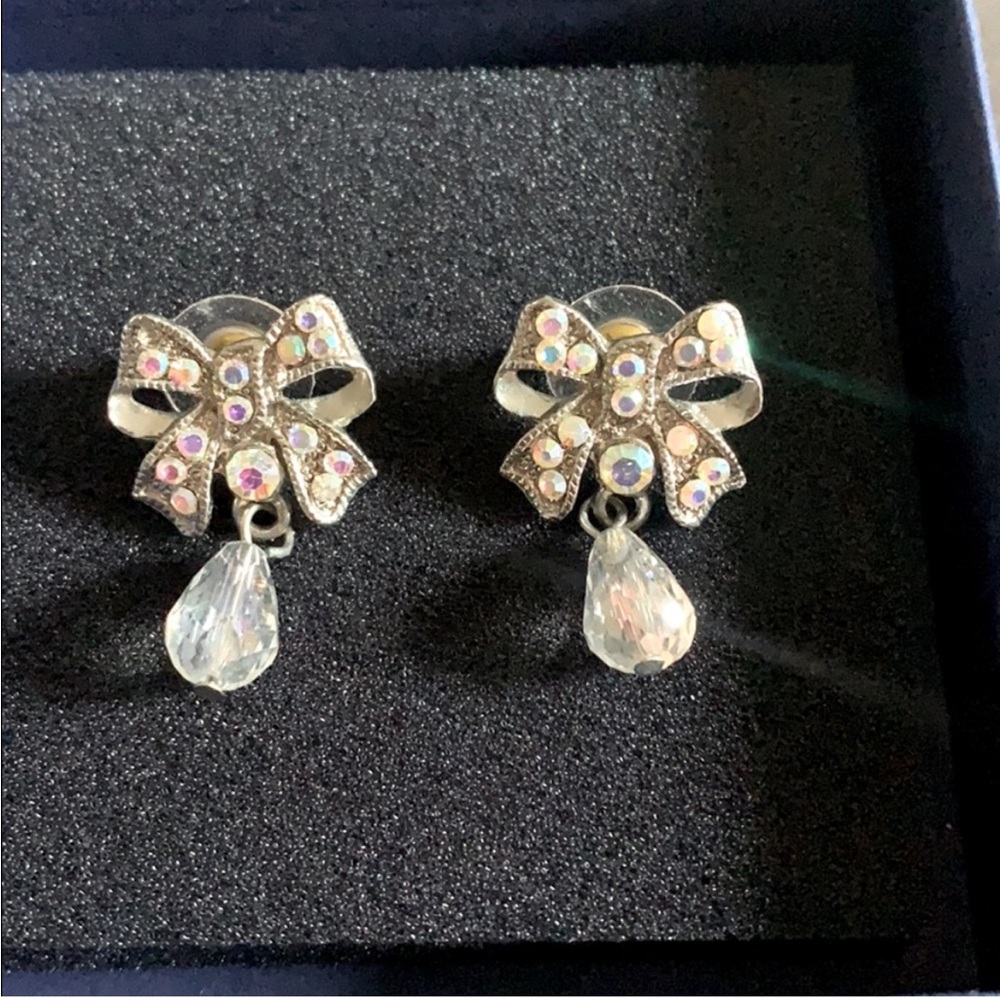 Vintage unique bow earrings